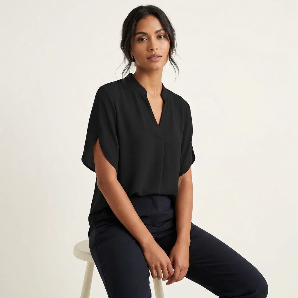 Luchtige dames zomer blouse met V-hals - Nolrae London